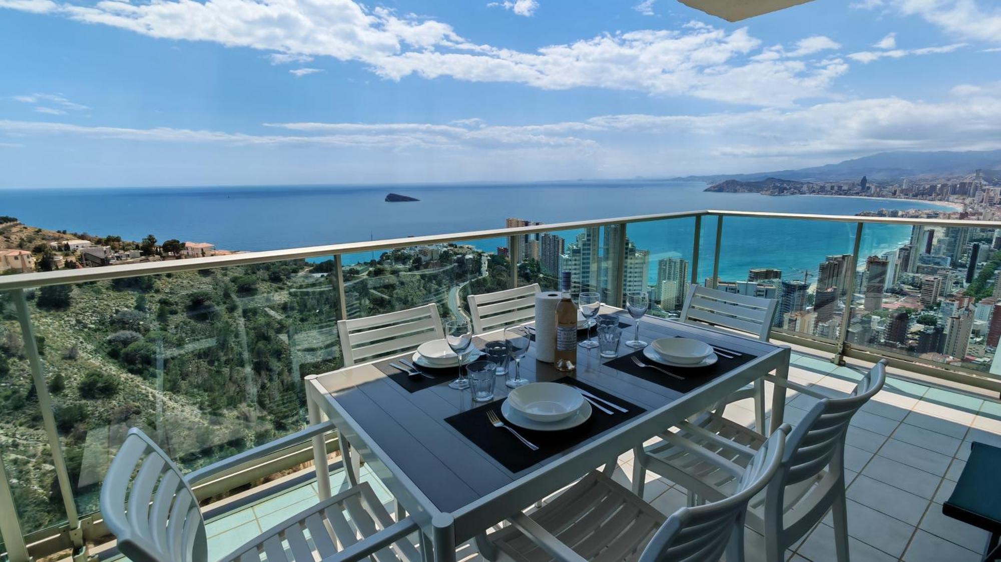 High Rise - Sea Views - Torre Lugano Apartment