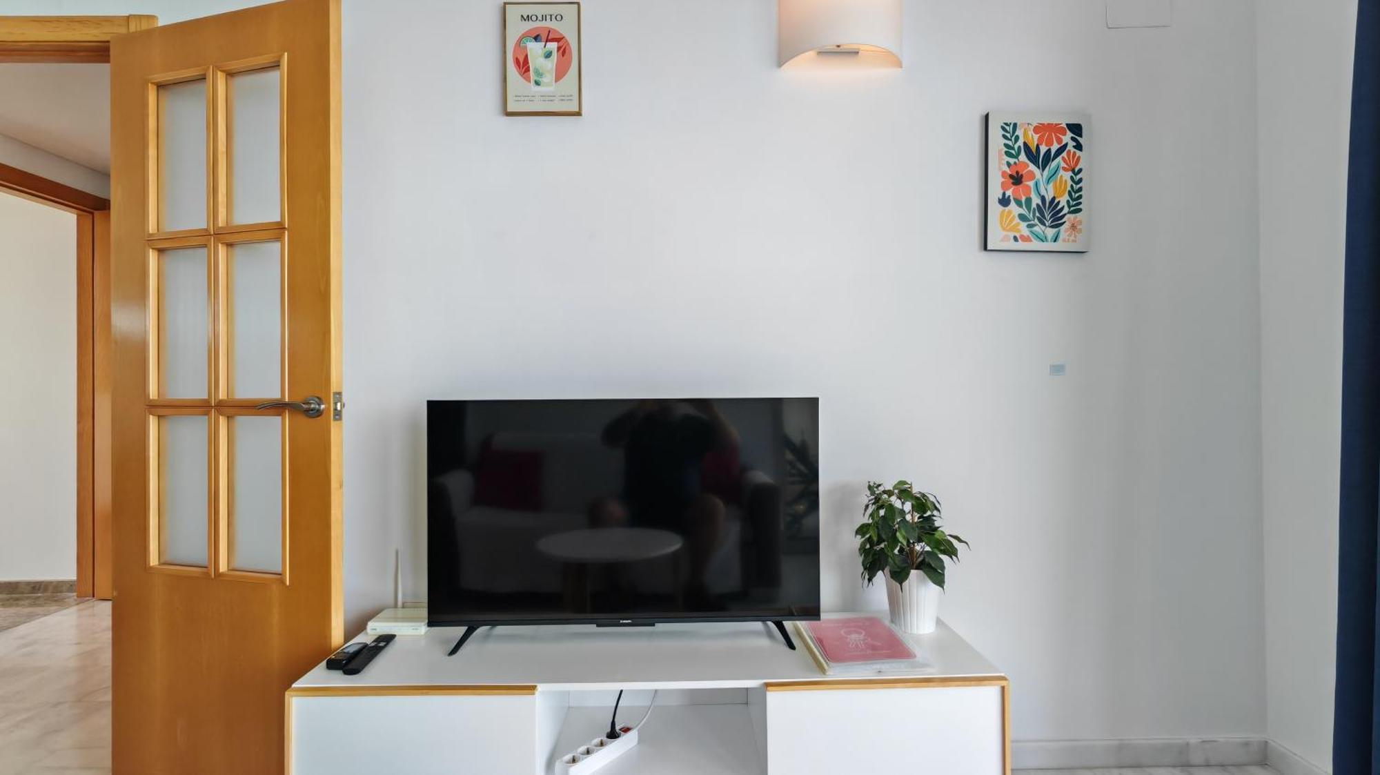 High Rise - Sea Views - Torre Lugano Apartment *